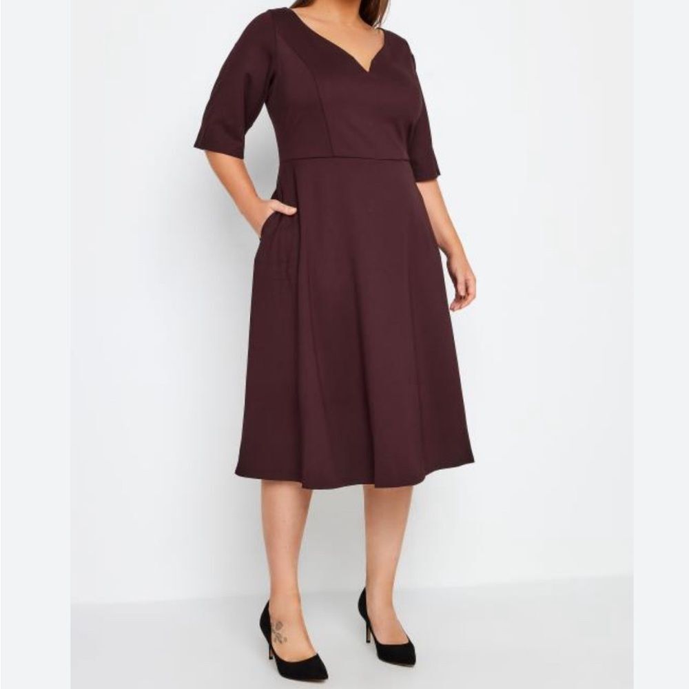 City Chic Burgundy 3/4 Sleeve Dress Size 14 NWT